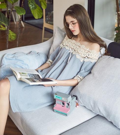 蕾丝拼接露肩连衣裙怎么搭配外套:时尚又优雅(图) 蕾丝拼接露肩连衣裙怎么搭配外套:时尚又优雅(图)