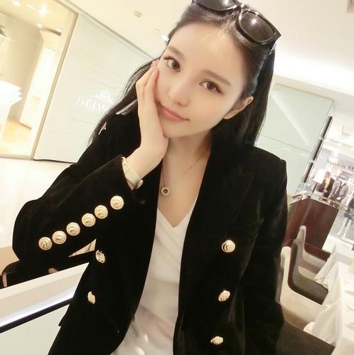 百搭显瘦休闲版牛仔面料西装外套搭配推荐（图）