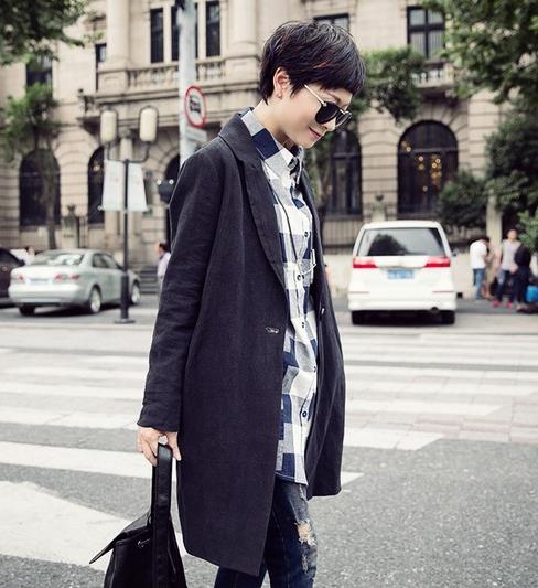 百搭显瘦休闲版牛仔面料西装外套搭配推荐（图）