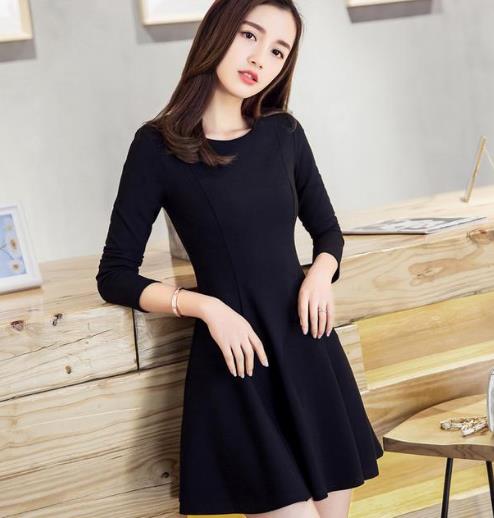 五款外穿打底针织连衣裙:好看显瘦还保暖(图) 五款外穿打底针织连衣裙:好看显瘦还保暖(图)