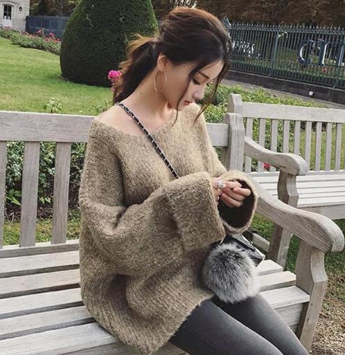 灯笼袖粗毛线高领毛衣搭配针织裙：时尚舒适（图）