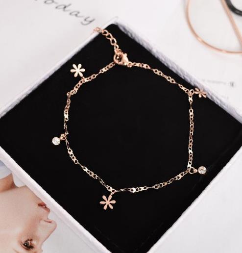 个性潮人花朵脚链：6款清新时尚脚链搭配推荐（图）