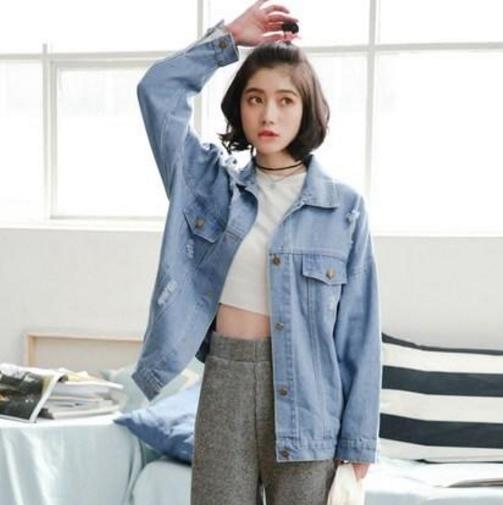 秋款时尚百搭蝙蝠袖破洞牛仔外套你入手了吗（图）