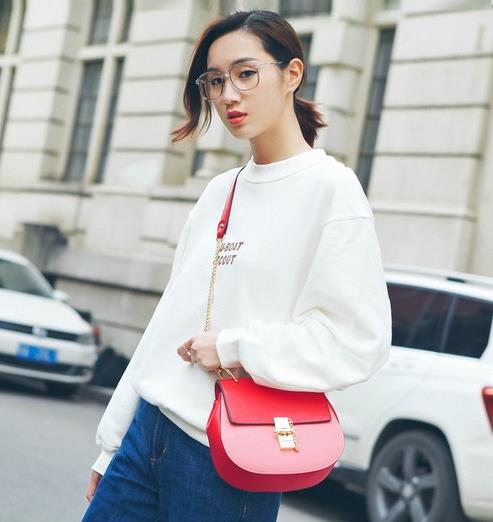 6款时尚金属按扣链条包轻松打造甜美淑女范儿（图）