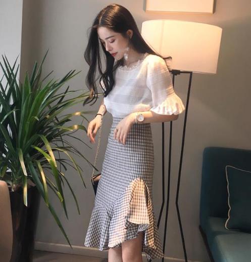 开叉高腰包臀裙搭配:时尚包臀裙轻松彰显大长腿 开叉高腰包臀裙搭配:时尚包臀裙轻松彰显大长腿