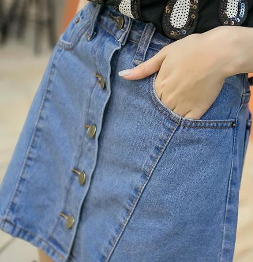 开叉高腰包臀裙搭配：时尚包臀裙轻松彰显大长腿