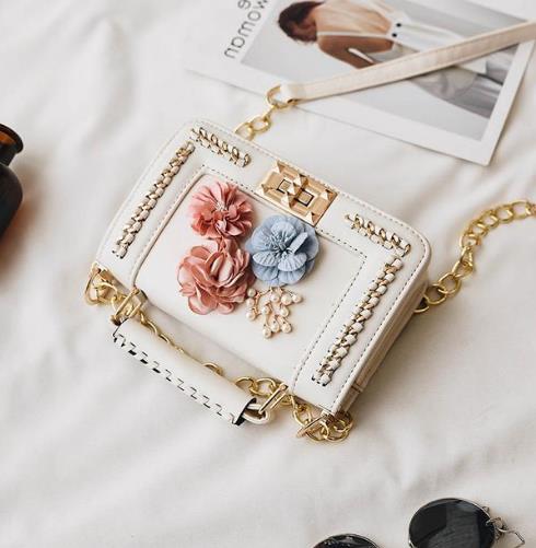 强烈推荐复古锁扣链条小方包：轻巧百搭又实用（图）