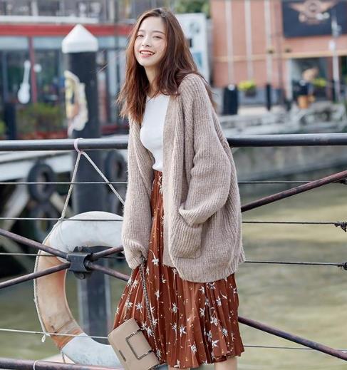 秋冬有了毛衣裙才不会寒冷：加厚宽松毛衣裙推荐