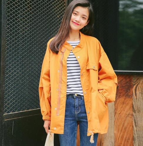 长袖牛仔衬衫搭配高腰半身裙：遮肉又显瘦（图）