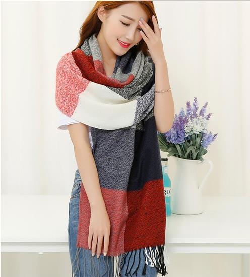 秋冬款围巾就是点睛之笔：时尚百搭围巾推荐（图）