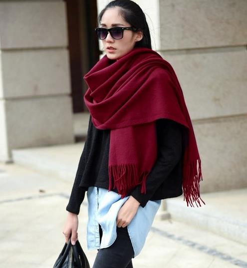 秋冬款围巾就是点睛之笔：时尚百搭围巾推荐（图）
