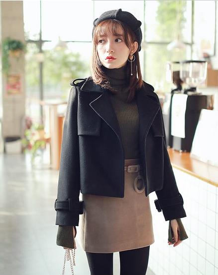 高腰V领短外套怎么搭配裤装：彰显知性大牌范（图）