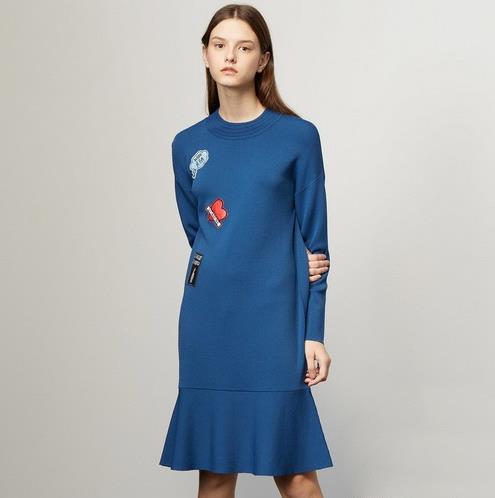 鱼尾圆领连衣裙搭配什么外套:青春减龄甜美风(图) 鱼尾圆领连衣裙搭配什么外套:青春减龄甜美风(图)