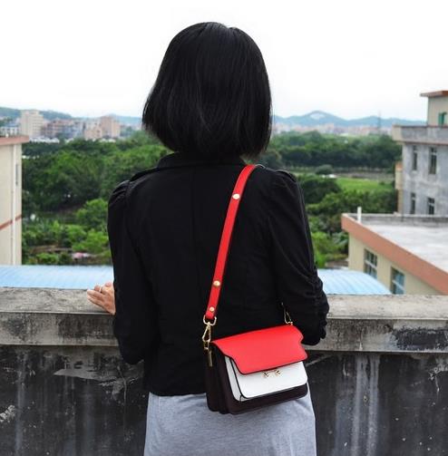 6款时尚链条锁扣迷你包搭配彰显文艺浪漫风（图）