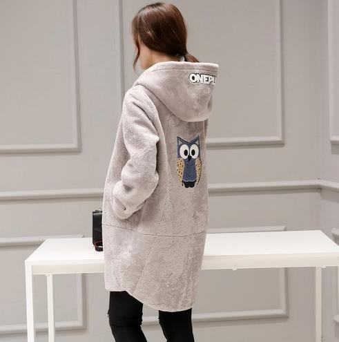 皮毛一体绣花外套搭配紧身裤：俏皮又减龄（图）