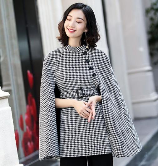 有格纹立领斗篷的搭配：秋冬还怕不够时尚吗（图）