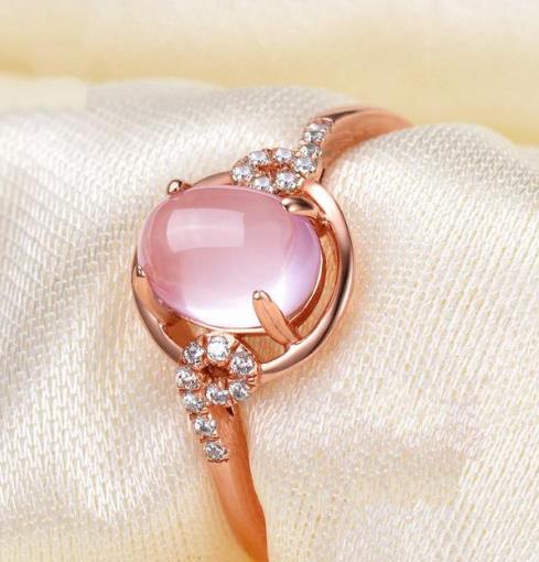 时尚气质玫瑰金戒指搭配：大气减龄戒指推荐（图）