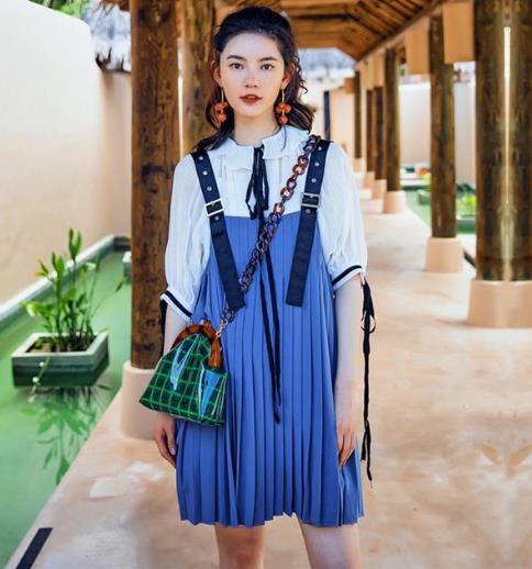 秋季新款减龄百褶连衣裙:经典时髦连衣裙分享(图) 秋季新款减龄百褶连衣裙:经典时髦连衣裙分享(图)