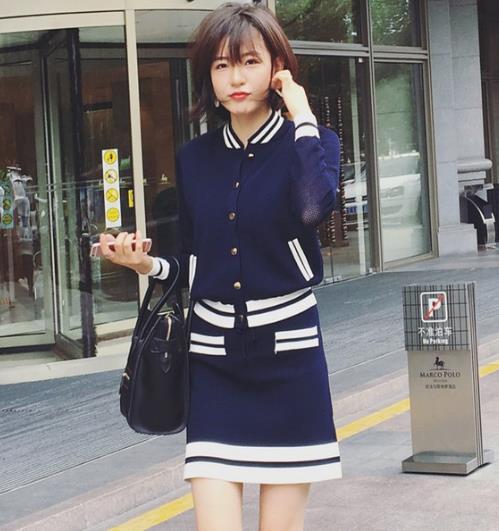 针织开衫短裙两件套搭配：青春减龄两件套推荐（图）