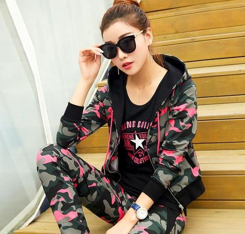 秋季必备神器：高领刺绣卫衣两件套搭配推荐（图）