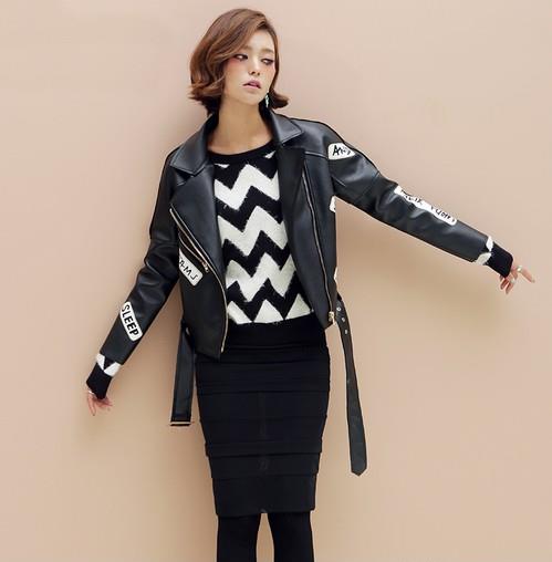 翻领机车夹克搭配包臀裙:时尚新潮又保暖(图) 翻领机车夹克搭配包臀裙:时尚新潮又保暖(图)