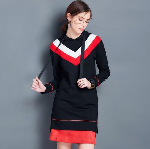 什么外套搭配抓绒粉色连帽卫衣：青春减龄（图）