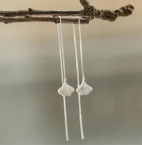 流苏耳环更能凸显精致脸庞:时尚百搭耳环分享(图) 流苏耳环更能凸显精致脸庞:时尚百搭耳环分享(图)