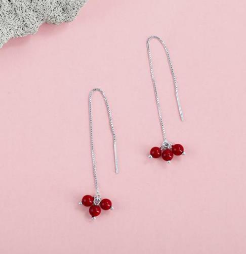 流苏耳环更能凸显精致脸庞：时尚百搭耳环分享（图）