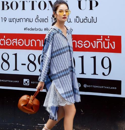 娜扎机场秀一不留神就火了“衬衫裙”：女神范十足