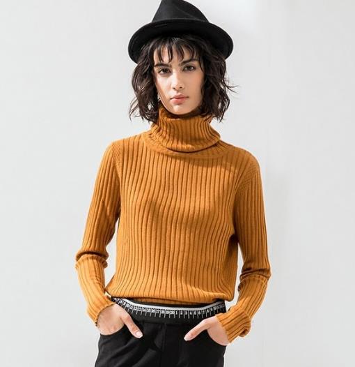 百搭毛衣最诱惑：一字领套头毛衣怎么搭配下装（图）