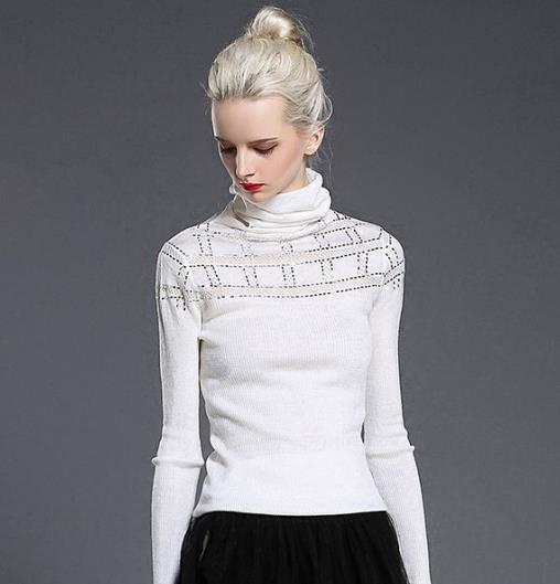 百搭毛衣最诱惑：一字领套头毛衣怎么搭配下装（图）