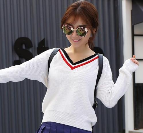 适合秋季单穿的针织毛衣：韩版V领麻花毛衣（图）