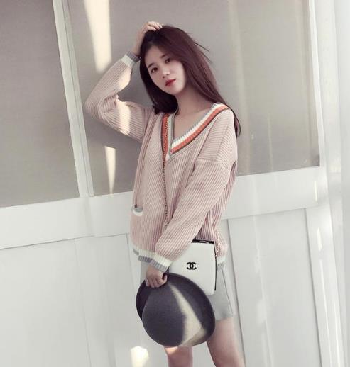 适合秋季单穿的针织毛衣：韩版V领麻花毛衣（图）