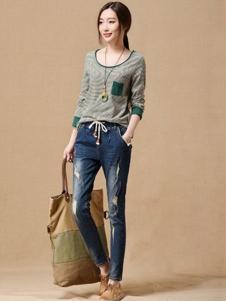 怎样搭配牛仔破洞裤:浪漫不失简单的酸白甜 怎样搭配牛仔破洞裤:浪漫不失简单的酸白甜