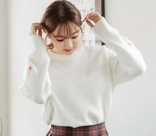 有这几款韩版一字领套头毛衣:这个冬天更暖和(图) 有这几款韩版一字领套头毛衣:这个冬天更暖和(图)