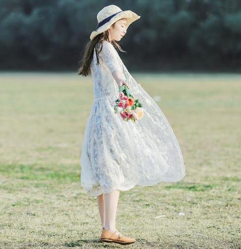 宽松连衣裙巧遮肚腩秀美腿:显瘦连衣裙配推荐(图) 宽松连衣裙巧遮肚腩秀美腿:显瘦连衣裙配推荐(图)