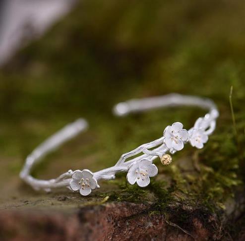 雨中花手工项链搭配：新款时尚百搭项链推荐（图）