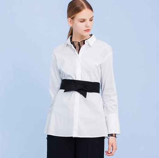 A字短裙搭配蕾丝露肩雪纺衫：打造夏日仙女风