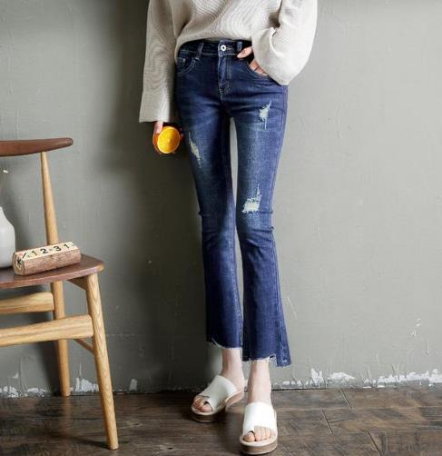 秋款破洞毛边牛仔裤搭配：6款牛仔裤打造最潮时尚圈