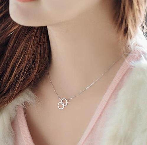 明星同款五角星镶钻耳钉:简约百搭耳钉搭配(图) 明星同款五角星镶钻耳钉:简约百搭耳钉搭配(图)