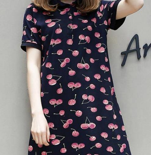 街拍性感的蕾丝裙太好看了：满满的女人味（图）