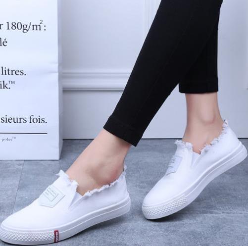 松紧带帆布懒人鞋搭配：时尚百搭帆布鞋推荐（图）