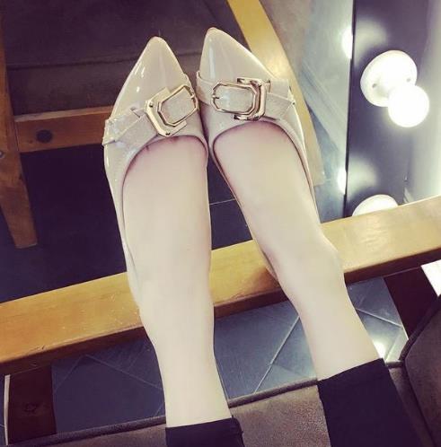 时尚尖头平底单鞋:6款单鞋搭出显高时髦感(图) 时尚尖头平底单鞋:6款单鞋搭出显高时髦感(图)