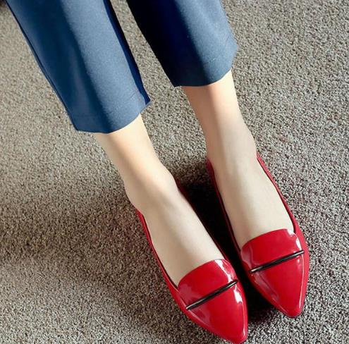 浅口平跟单鞋的多种搭配：经典百搭单鞋分享（图）