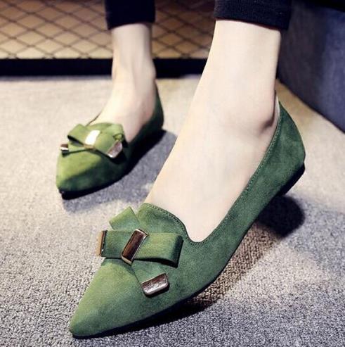 浅口平跟单鞋的多种搭配：经典百搭单鞋分享（图）