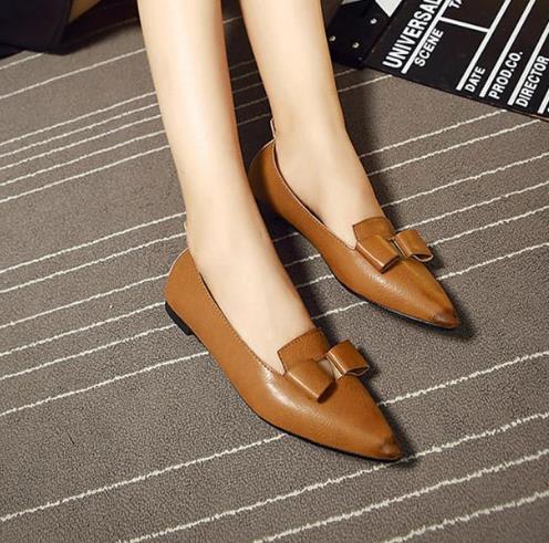 浅口平跟单鞋的多种搭配：经典百搭单鞋分享（图）