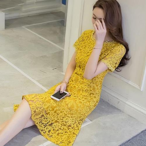 今年流行蕾丝连衣裙：6款连衣裙彰显时髦女人味（图）