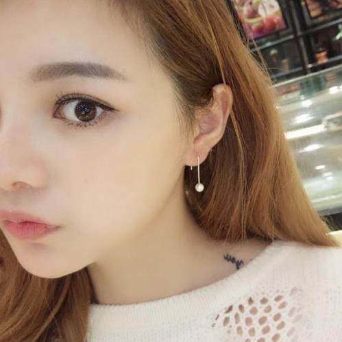 宋慧乔同款镶锆石型耳环：百搭时尚耳环搭配（图）