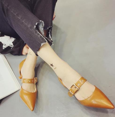 小个子穿秋季性感高跟单鞋:轻松告别小短腿(图) 小个子穿秋季性感高跟单鞋:轻松告别小短腿(图)