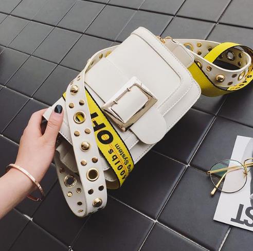 今年流行撞色链条包搭配：6款链条包打造百变风格